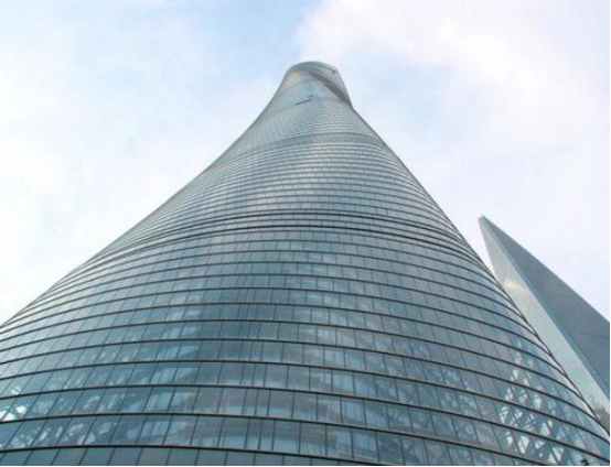 腿腿教学网-BIM案例：BIM技术对上海中心大厦外幕墙的优化作用