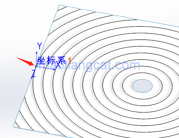 腿腿教学网-solidworks建模教程：solidworks如何弯曲曲面及设置三重轴位置？
