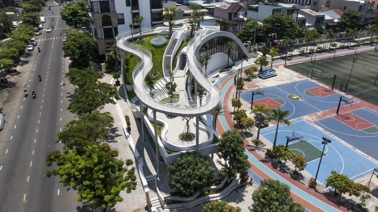城市中的绿色螺旋，是建筑还是艺术品？第8张图片
