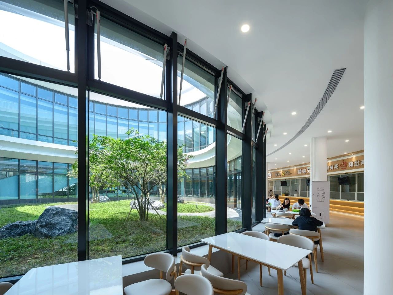 北师香港浸会大学二期校园，钟灵毓秀，碧水绕亭第25张图片