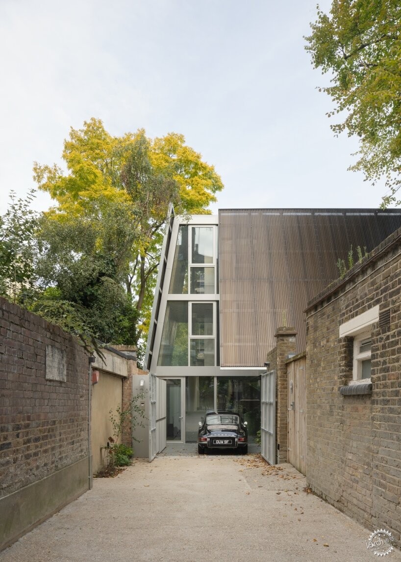 Hampstead 区的“回忆再生宅”——砖石与铝材的穿越对话第2张图片