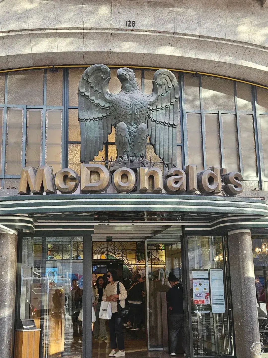 麦当劳的建筑心机：快餐帝国里被忽略的设计美学与空间效率第7张图片