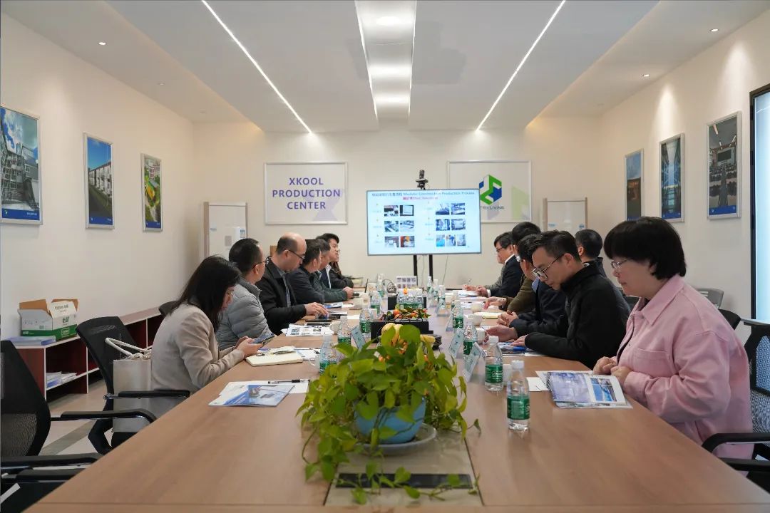 座谈会1.jpg 座谈会1.jpg