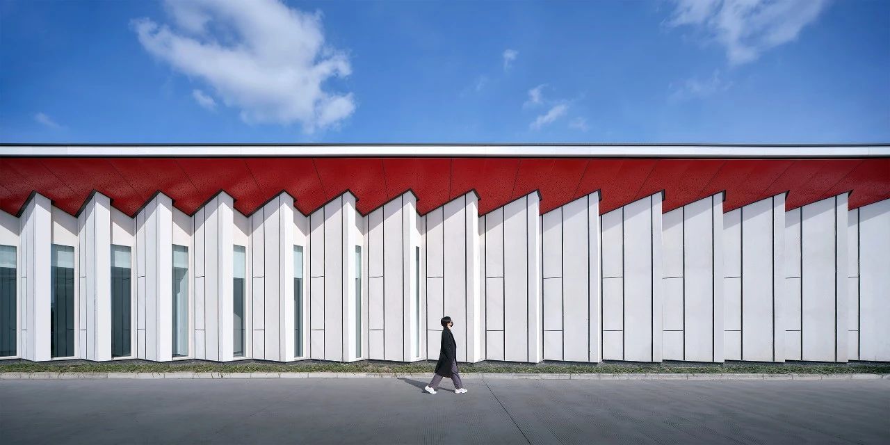 空间的价值、策略的成功 | 不一样的工业建筑——爱可乐箱包启东新厂区第13张图片