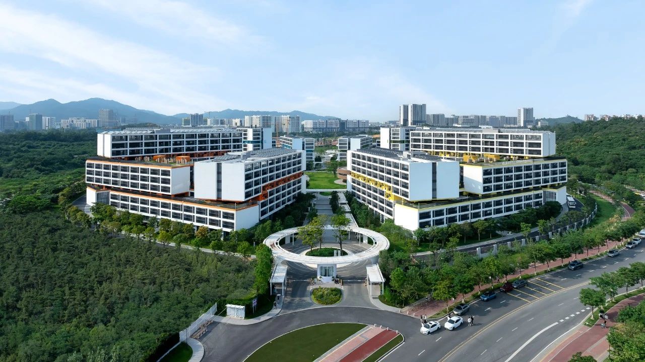 北师香港浸会大学二期校园，钟灵毓秀，碧水绕亭第21张图片