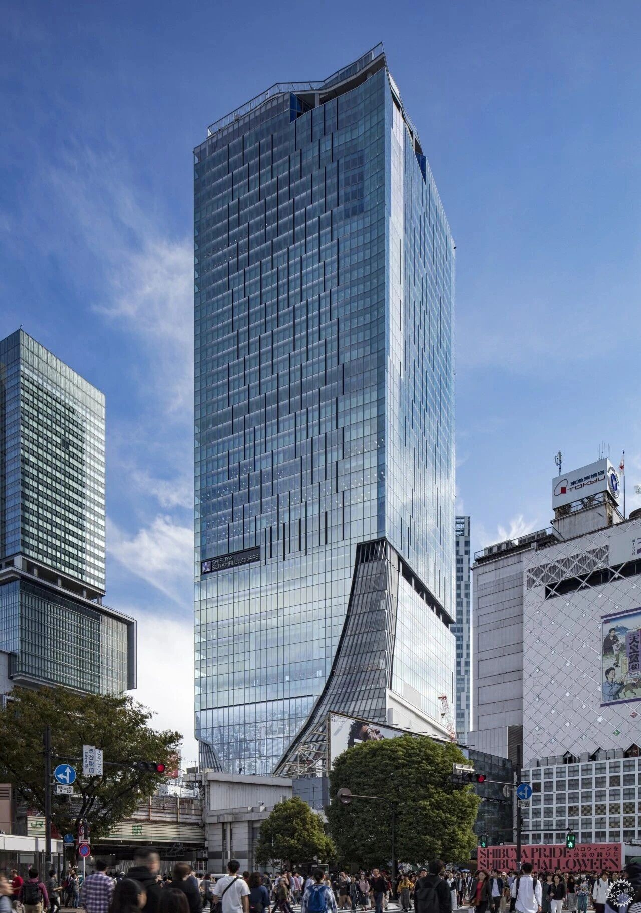 商场还能长成山、变成塔、变成森林？第11张图片
