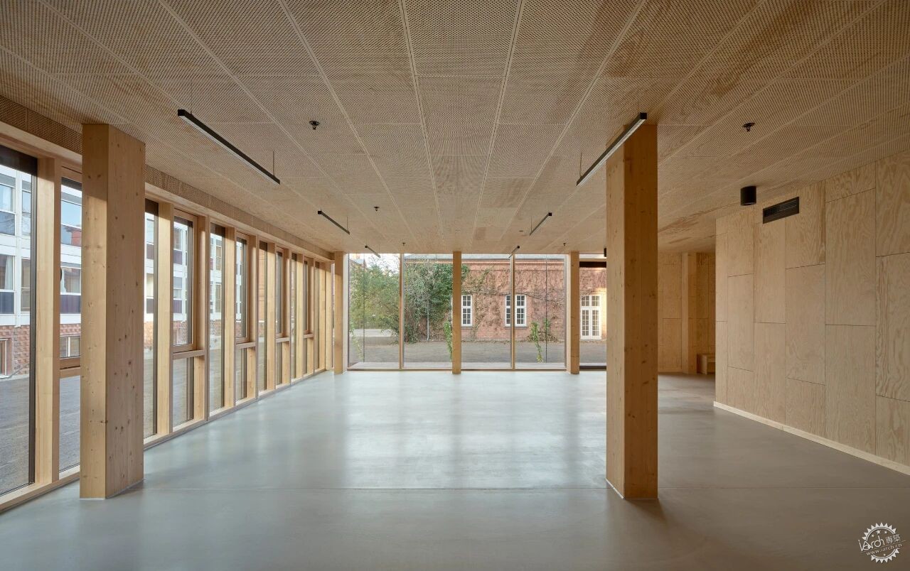 建筑师开出最温柔“处方”：木拱与阳光，铸成对抗慢性病的疗愈方舟第14张图片